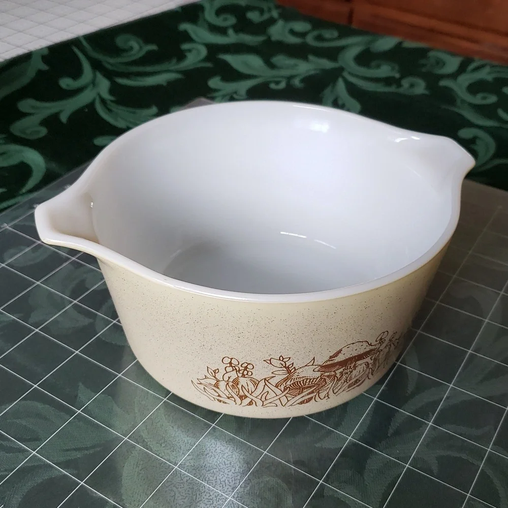 Pyrex 473 B Vtg 1981 Specked